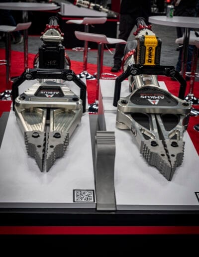 AMKUS ION 29” Spreader (iS290) and ION 32" (IS320) with extended reach tips up to 40"